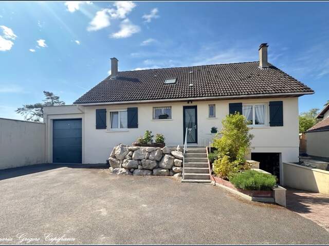 Courville-sur-Eure, belle maison de 193 m², 4 chambres, véranda, garages - 1926 m² de terrain — photo du bien