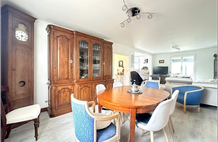 Courville-sur-Eure, belle maison de 193 m², 4 chambres, véranda, garages - 1926 m² de terrain — photo 4