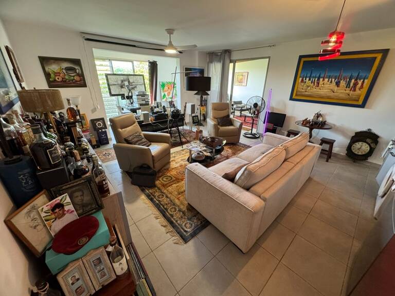 Coup de coeur pour ce splendide T2 de 81 M2 dont 52m2 habitable, à CAYENNE vue océan — photo 1