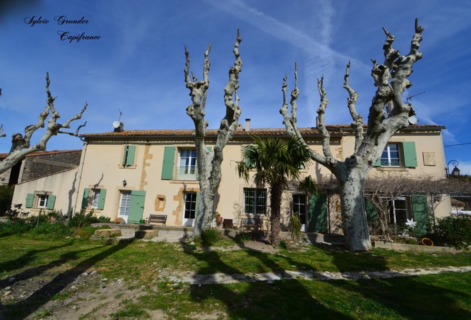 Dpt Bouches du Rhône (13), à vendre CORNILLON CONFOUX maison P15 de 455 m² dont studio 122m² - Terrain de 1 282 m² — photo 1