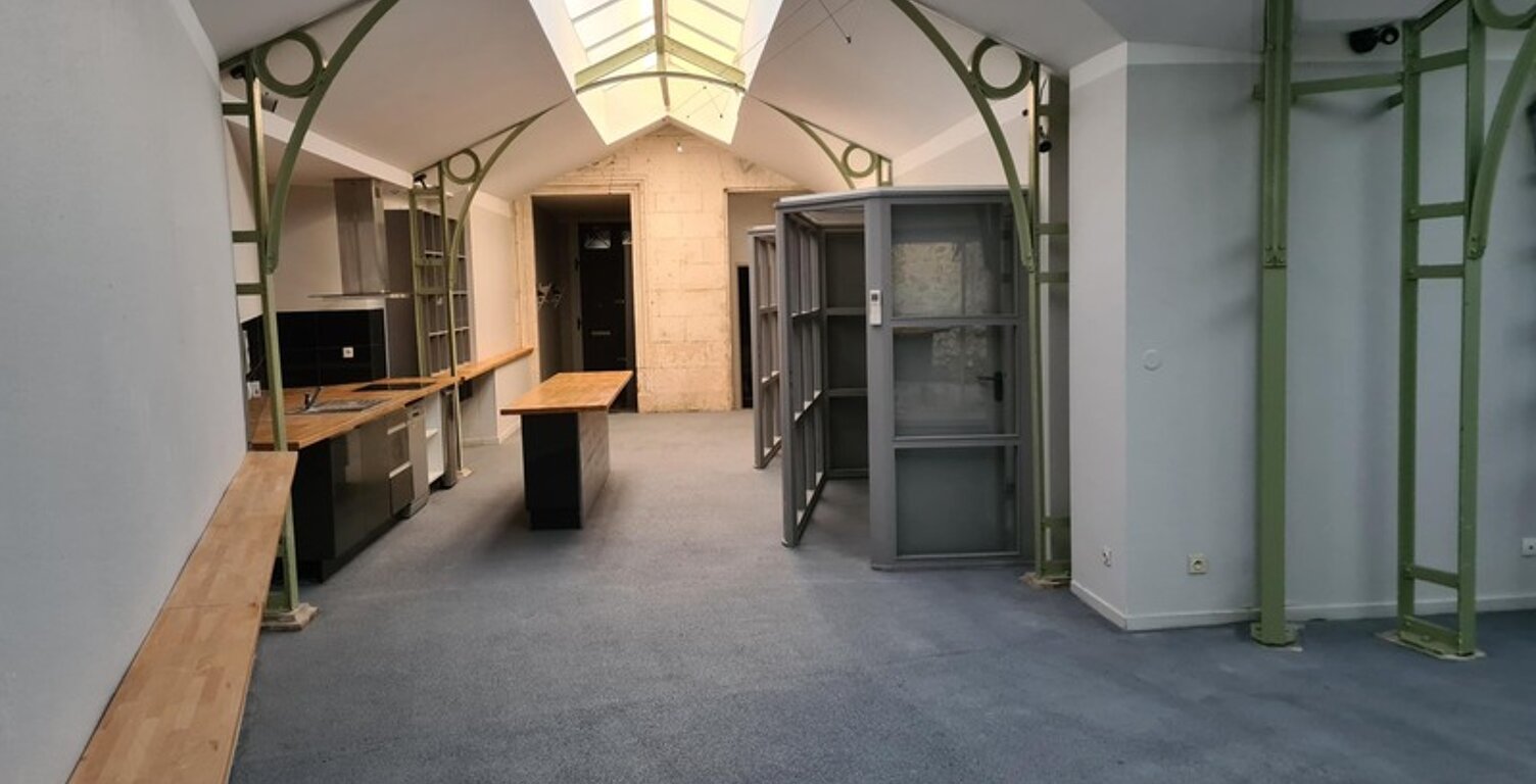 Loft, local commercial ou bureau, cœur de ville, rez de chaussée — photo 1