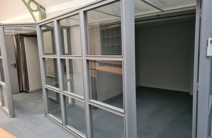 Loft, local commercial ou bureau, cœur de ville, rez de chaussée — photo 4