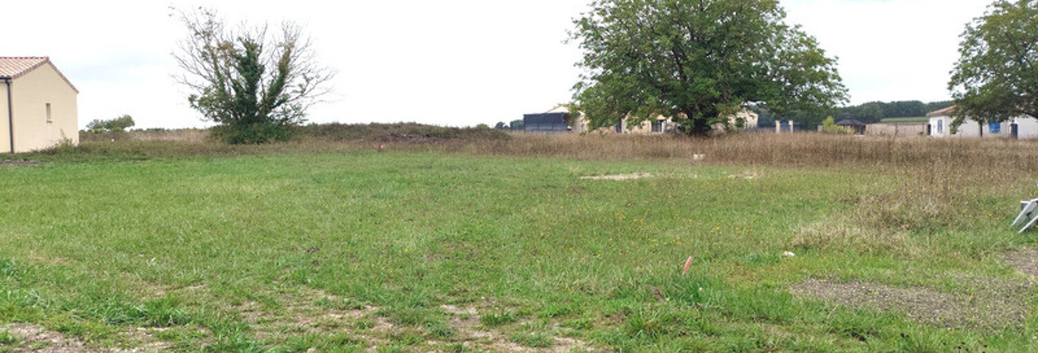 Terrain  1111 m² à vendre à Celles (17520)