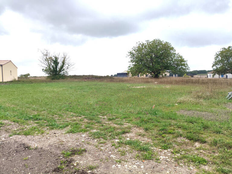 À vendre terrain à bâtir 1 111 m² CELLES (17520) — photo 1