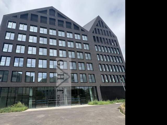 LOCAL D'ACTIVITÉ 296M² À  LOUER SUR IVRY-SUR-SEINE — photo du bien