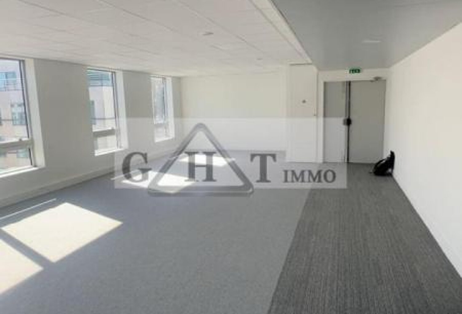 A LOUER 273 M² DE BUREAUX A SAINT-OUEN SUR SEINE — photo 1