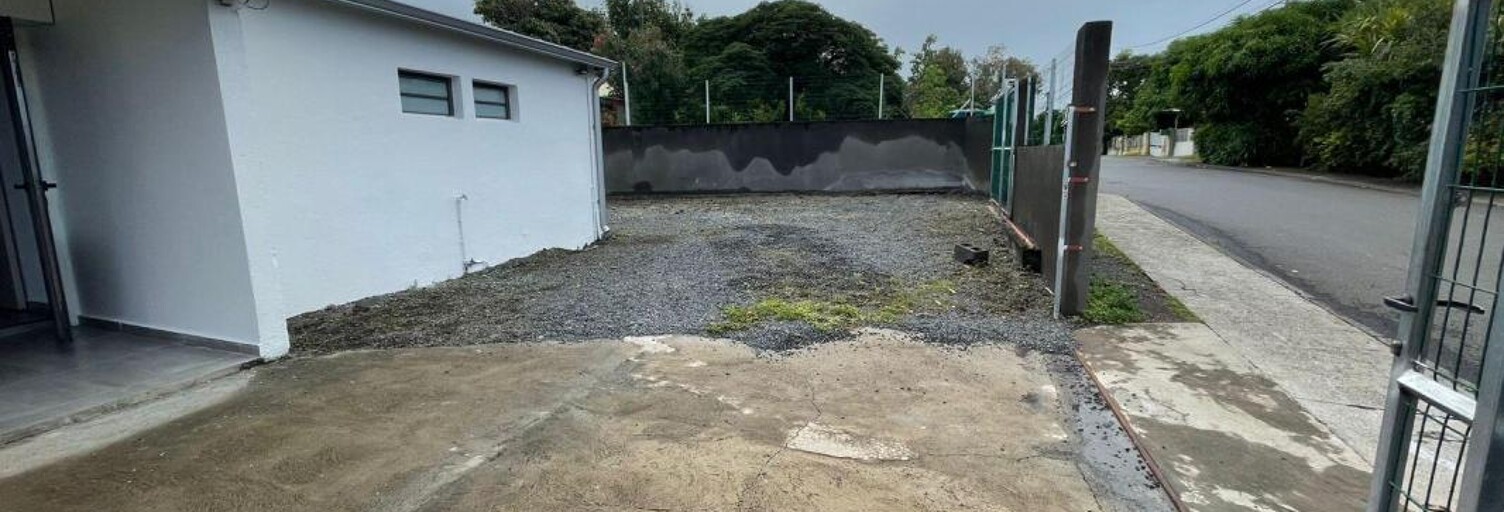 Commerce 3 Pièces 85 m² à louer à Saint-Pierre (97410)