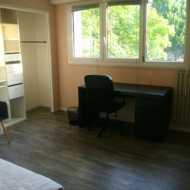 Appartement 1 pièces 550 €