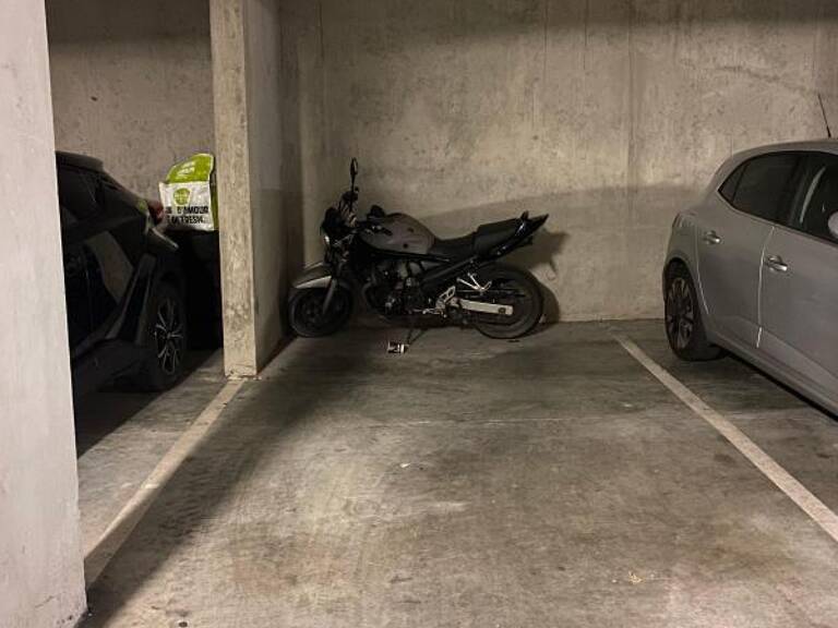 Parking À Louer — photo 1