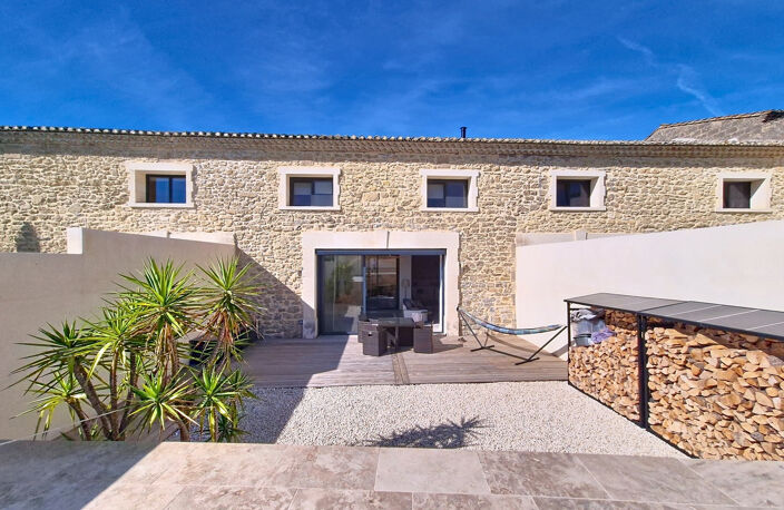 GALLARGUES LE MTX MAGNIFIQUE GRANGE ENTIERMENT RENOVEE — photo 2