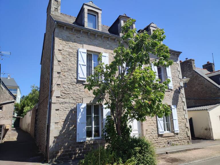 À VENDRE  SOQUET IMMOBILIER - MAISON FAMILIALE AU COEUR DE DINAN - — photo 1