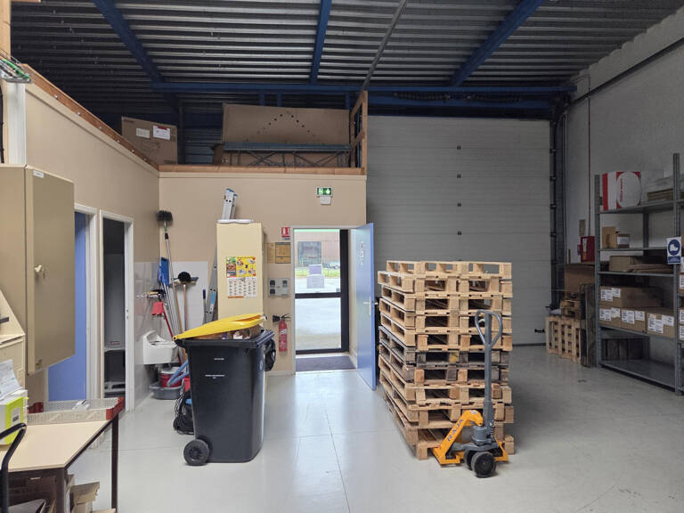 LOCAL D'ACTIVITE A LOUER ANGERS EST — photo 1