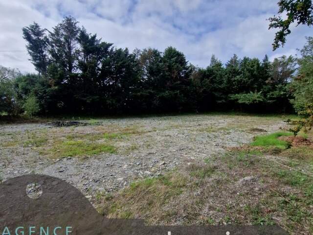 Terrain constructible — photo du bien