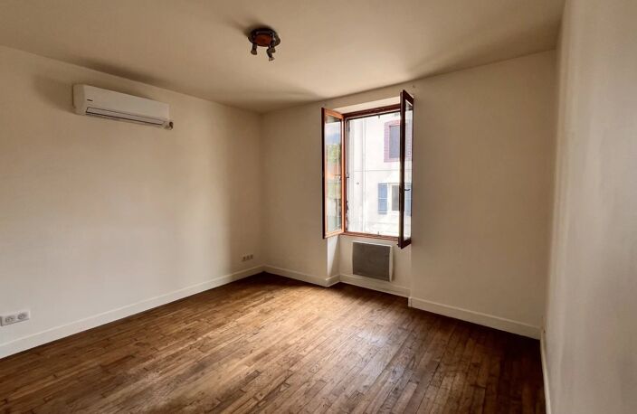Location T3 — photo 3