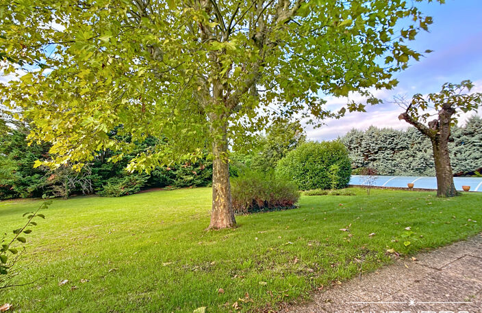 'BOURGOGNE' - VENTE BRINDAS, PROPRIETE FAMILIALE DE 300 M2, — photo 5