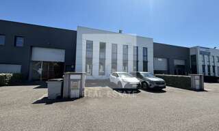 Commerce  731 m² à louer à Vénissieux (69200)