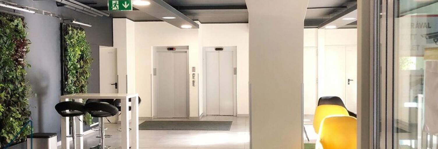 Bureau  691 m² à louer à Vannes (56000)