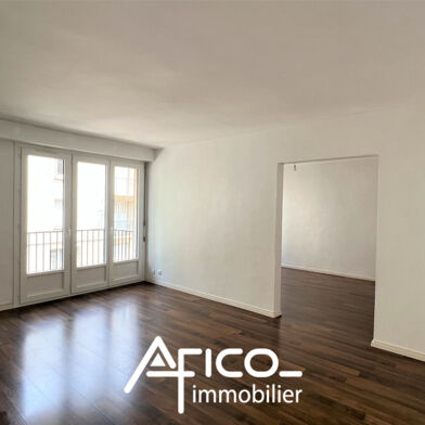 Appartement 5 pièces 1200 €