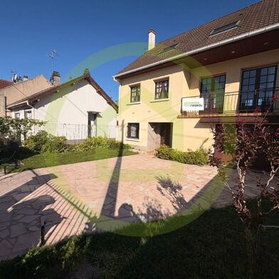 Maison 8 pièces 395200 €
