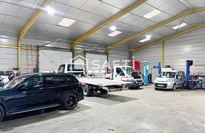 Ensemble immobilier d'activité avec visibilité premium sur un axe majeur — photo 3
