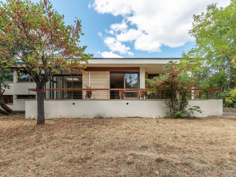 Villa — photo 1