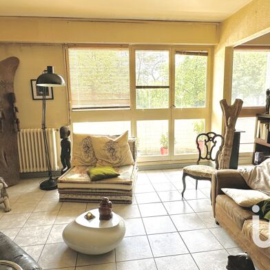 Appartement 4 pièces 121100 €