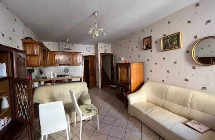 Maison en pierre de 3 pièces principales — photo 2