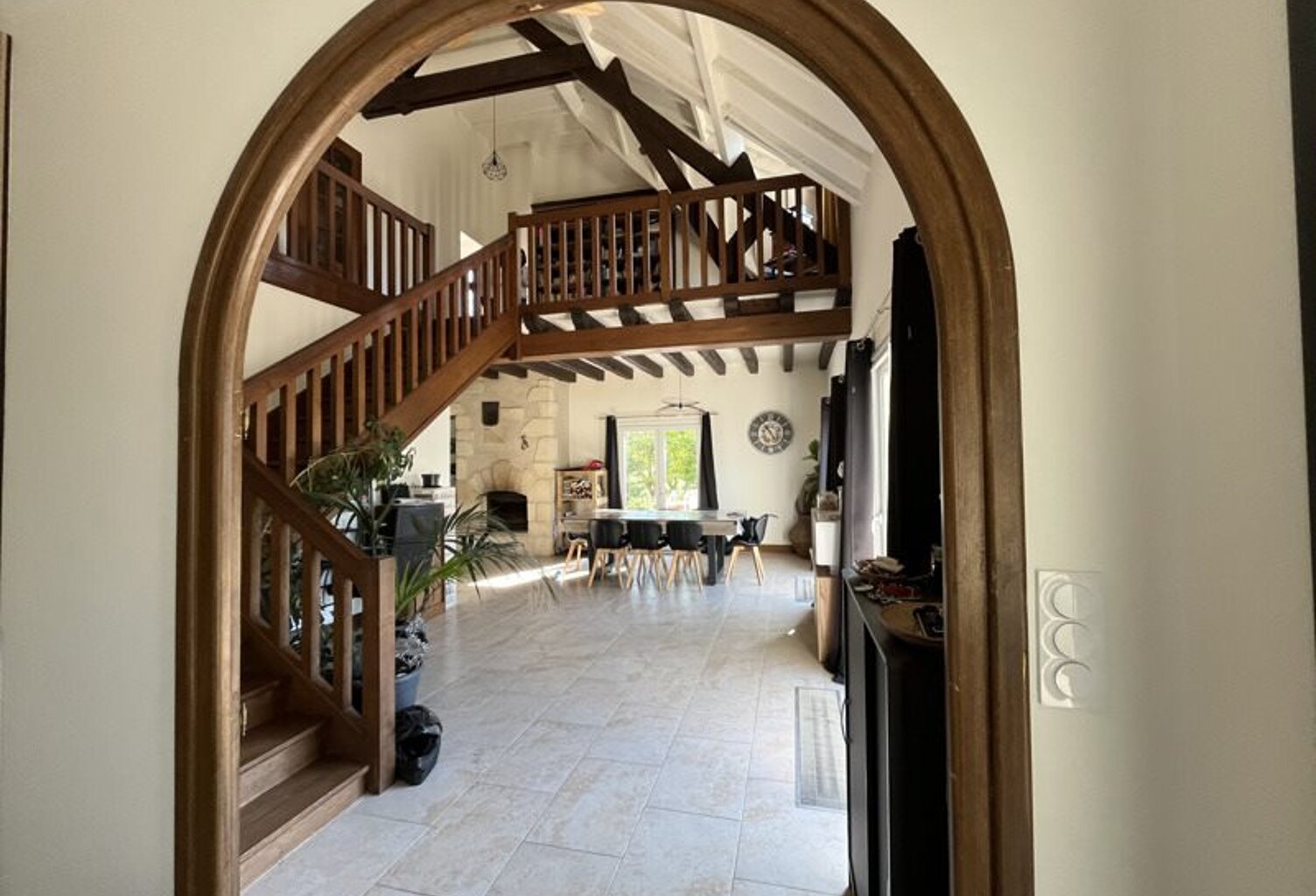 Maison en pierre de 9 pièces principales — photo 1