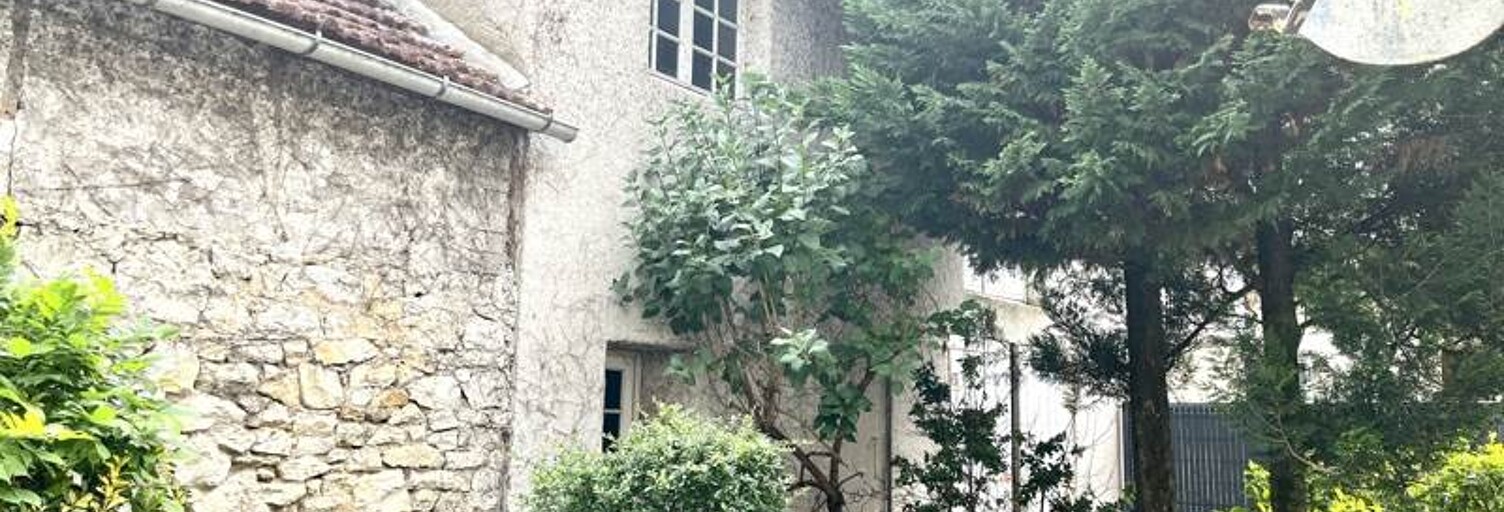 Maison 10 Pièces 189 m² à vendre à Chauffour-sur-Vell (19500)