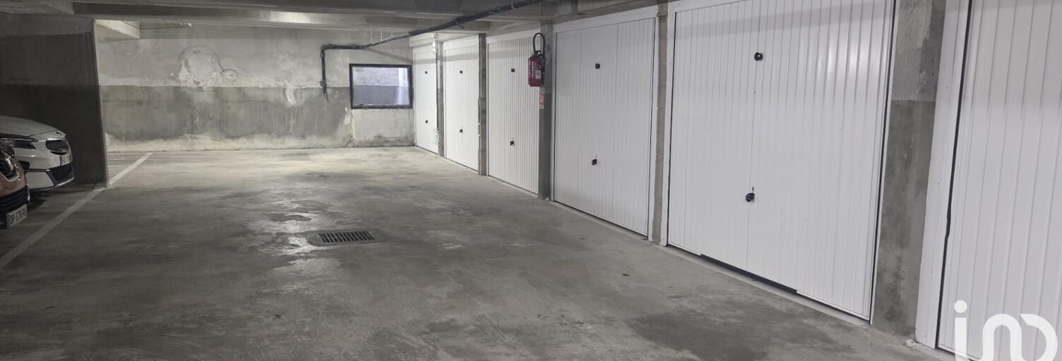 Garage  24 m² à vendre à Saint-Cyr-l'École (78210)
