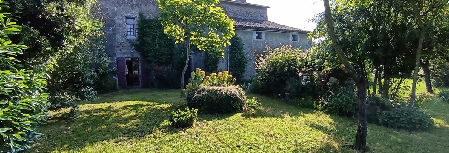 Maison 12 Pièces 196 m² à vendre à Saint Maurice Étusson (79150)