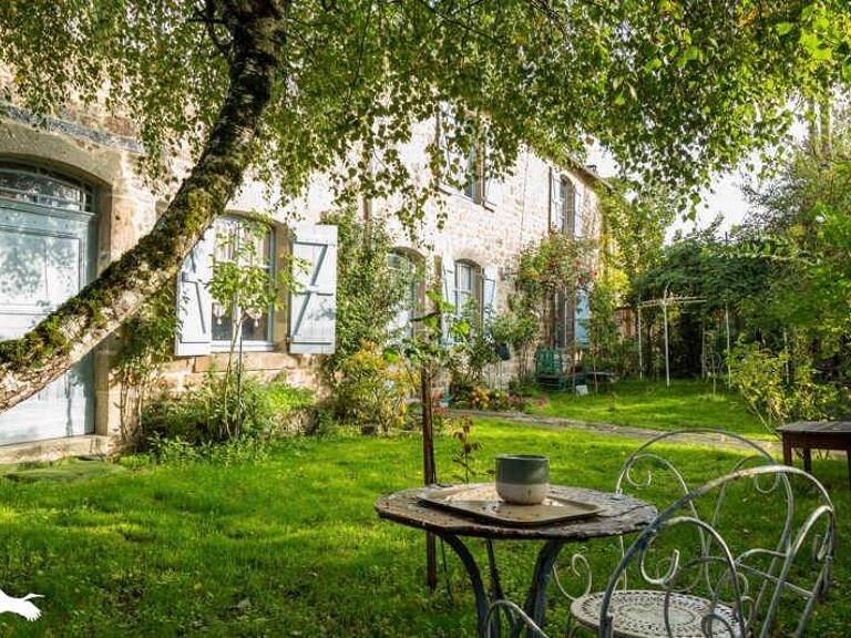 Maison en pierre de 9 pièces principales — photo 1