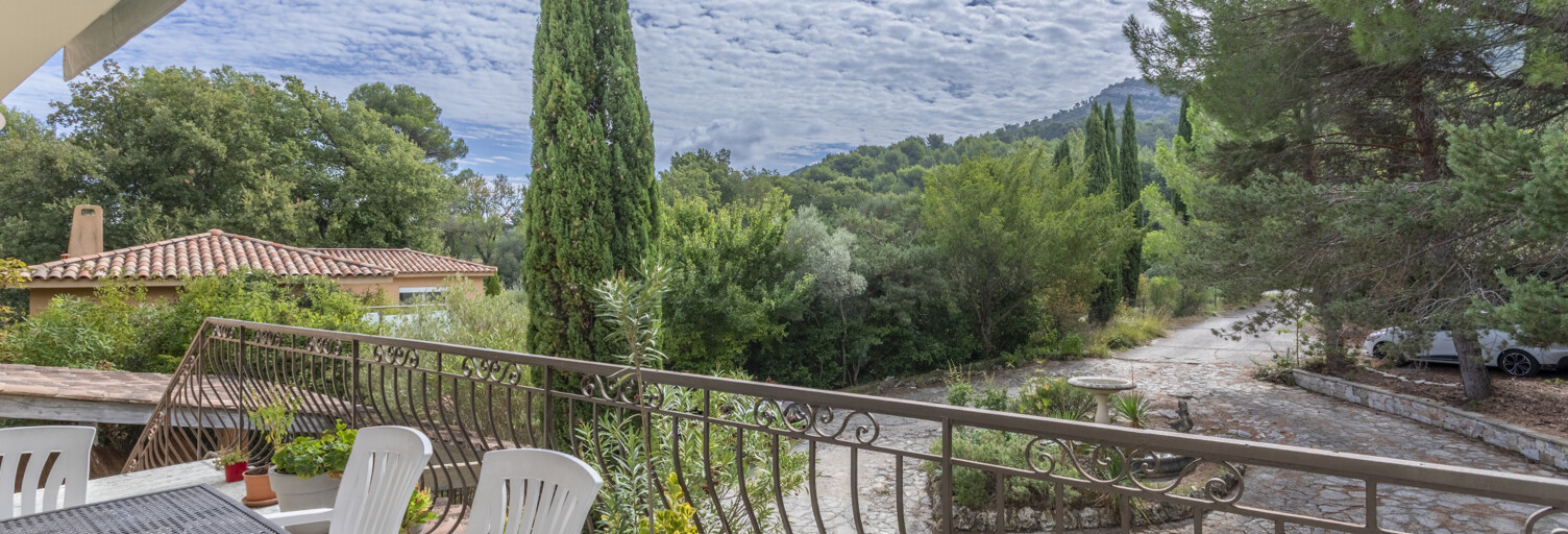 Maison 7 Pièces 195 m² à vendre à Simiane-Collongue (13109)