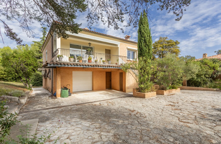 Belle villa dans un environnement calme avec vue exceptionne — photo 3