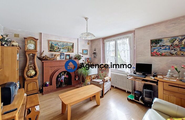 MAISON FAMILIALE AVEC JARDIN, GARAGE ET DEPENDANCES — photo 2