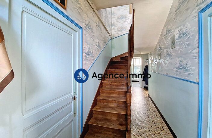 MAISON FAMILIALE AVEC JARDIN, GARAGE ET DEPENDANCES — photo 4