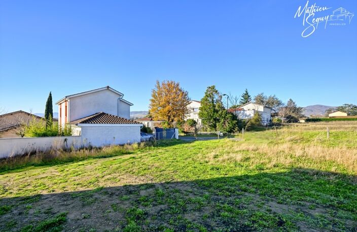 Terrain constructible dans un cadre de vie agréable — photo 2