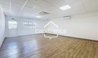 Bureau 3 Pièces 56 m² à louer à Baie-Mahault (97122)