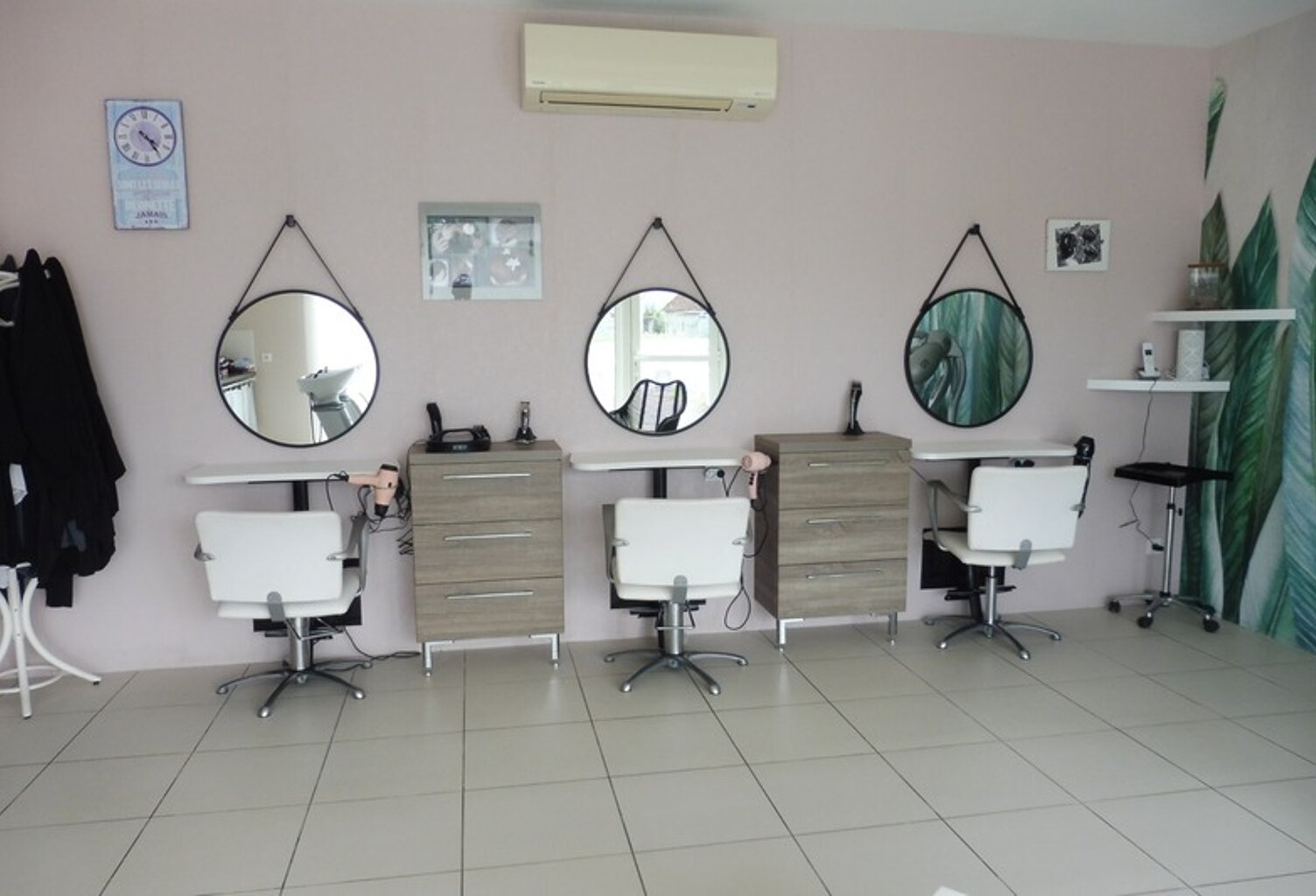 Fonds de commerce SALON de COIFFURE à vendre ORBIGNY (37) — photo 1
