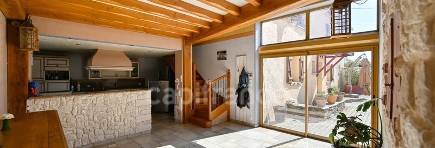 Maison 6 Pièces 193 m² à vendre à Virigneux (42140)