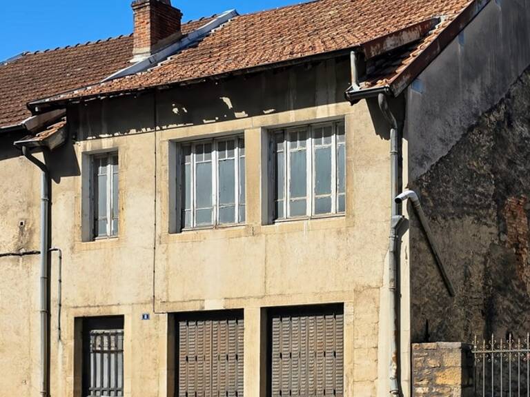 Maison mitoyenne à rénover – Idéal investisseur – 3 étages et sous-sol (39) — photo 1
