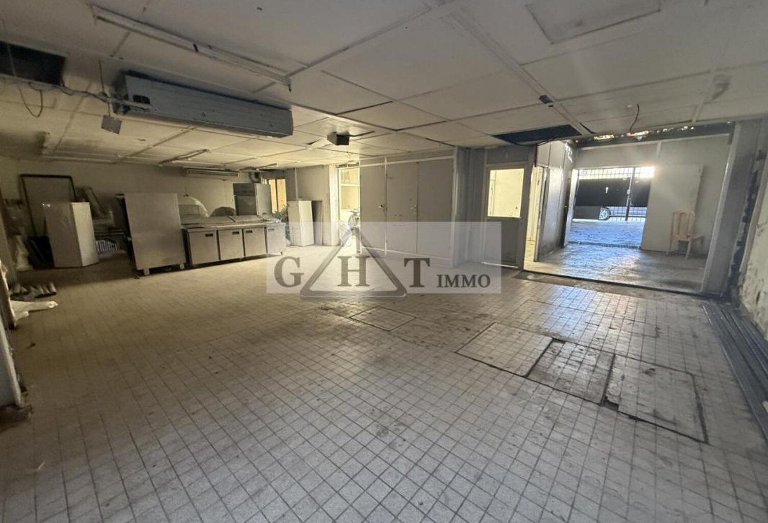 Local d'activités de 800m2 a vendre Romainville — photo 1