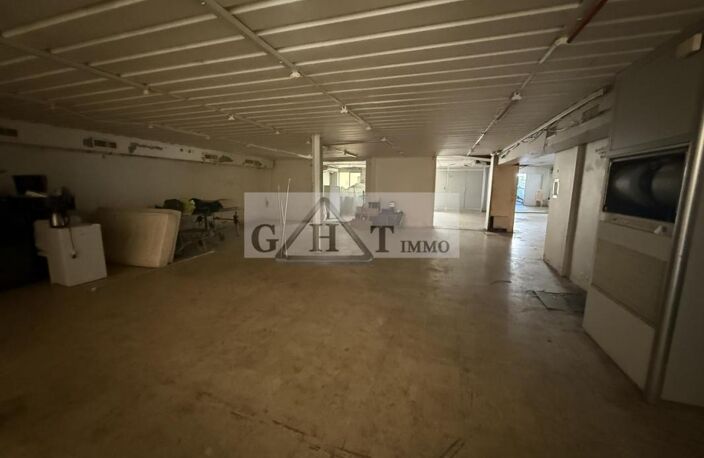 Local d'activités de 800m2 a vendre Romainville — photo 2