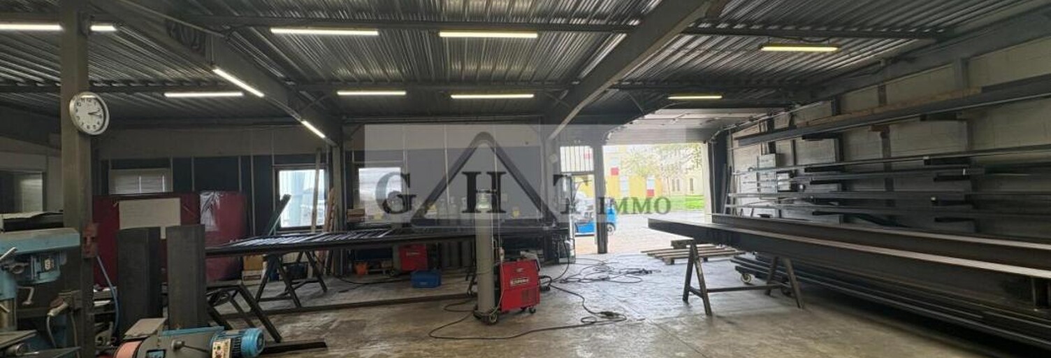 Local industriel  370 m² à vendre à Vaux-le-Pénil (77000)