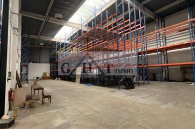 Local industriel  24720 €