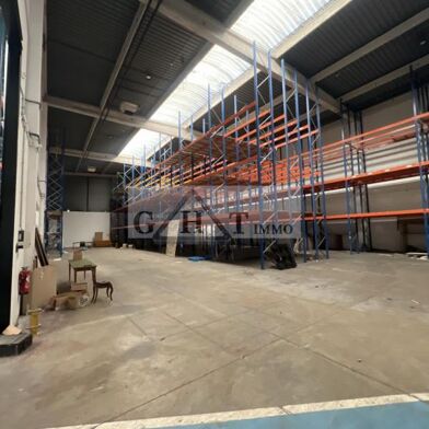 Local industriel  24720 €