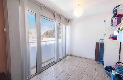 APPARTEMENT T2 | CENTRE-VILLE | CALME — photo du bien