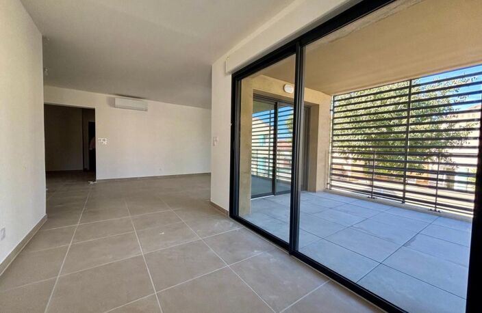 Appartement T3 avec terrasse et parking — photo 2