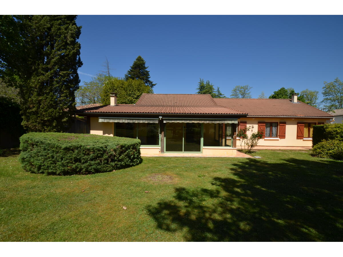 Villa / Maison  T5 à vendre Montpon-Ménestérol 24700