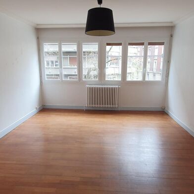 Appartement 4 pièces 1073 €